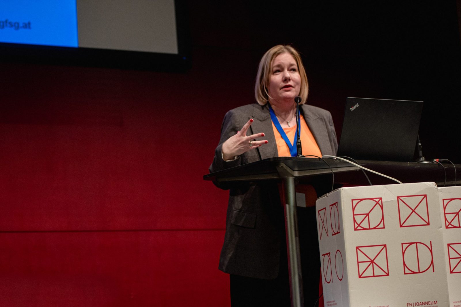 Vortrag von Mag.a (FH) Carina Schweiger auf der Fachtagung der Frauenhäuser