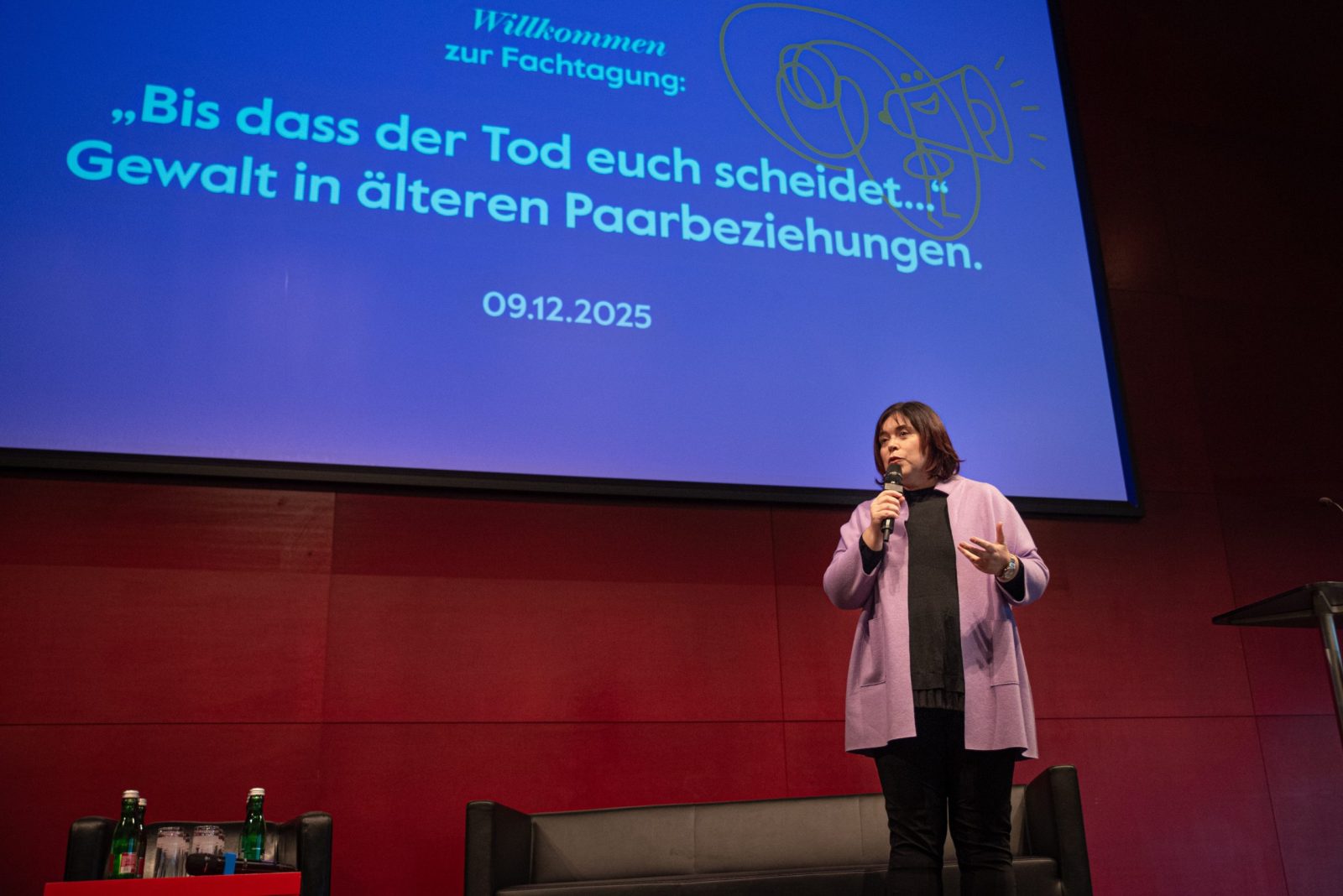 Begrüßungsworte von Dr.in Agnes Trotter, BEd, Abgeordnete zum Nationalrat - in Vertretung von Landeshauptmann-Stellvertreterin Manuela Khom - auf der Fachtagung der Frauenhäuser